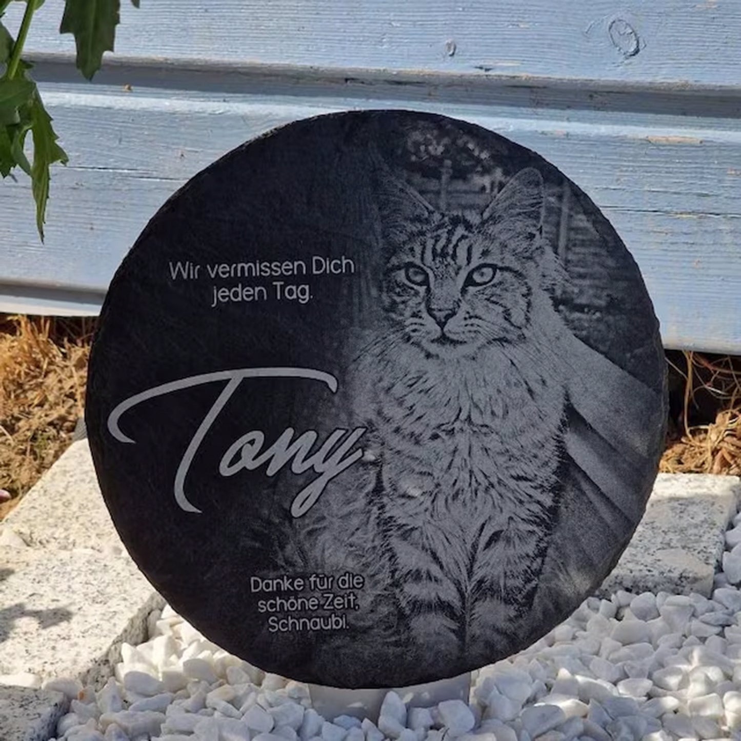 Runde Tiergedenktafel personalisiert mit Foto und Wunschtext