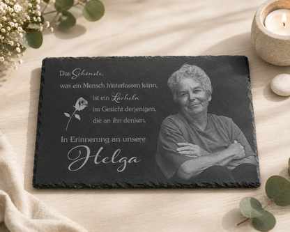 Gedenktafel eckig personalisiert mit Foto aus Schiefer als Grabdeko