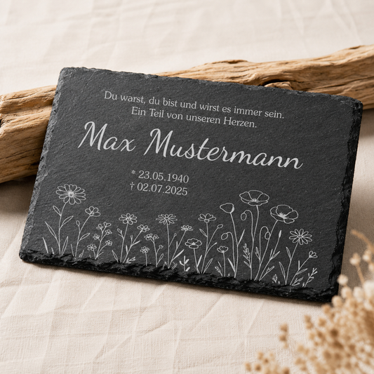 Personalisierte eckige Schiefertafel mit Namen & Datum – Gedenktafel mit Blumenwiese