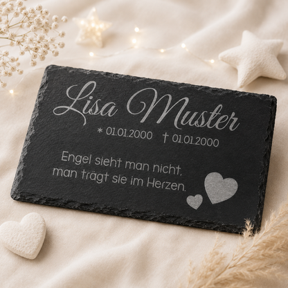 Gedenkstein für Sternenkinder personalisiert mit Namen aus Schiefer - Motiv „Herzen“