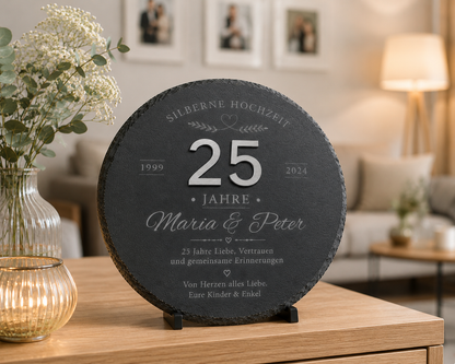 Schieferplatte zur Silbernen Hochzeit mit silberner Acrylzahl – Personalisiertes Geschenk zum 25. Hochzeitstag