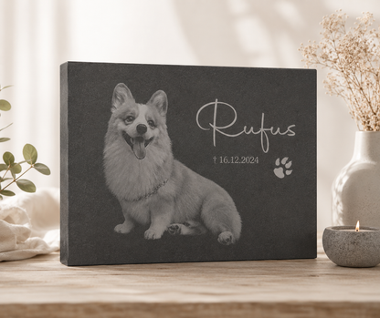 Grabstein für Tiere aus Premium-Schiefer – personalisiert mit Foto und Wunschtext