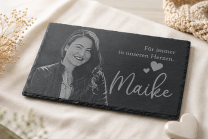 Gedenktafel eckig personalisiert mit Foto aus Schiefer als Grabdeko