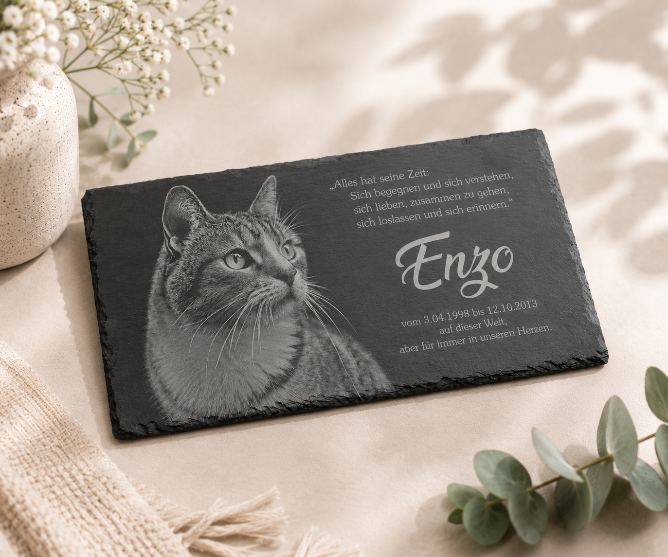 Tier Grabtafel eckig für Hund oder Katze personalisiert aus Schiefer mit Foto-Gravur