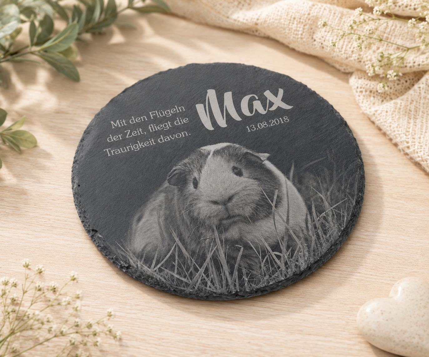 Tier Gedenktafel rund für Hund oder Katze personalisiert mit Foto-Gravur aus Schiefer