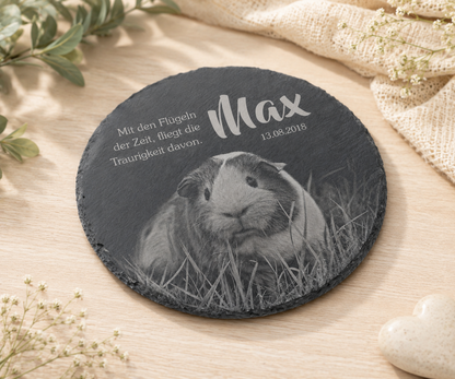 Tier Gedenktafel rund für Hund oder Katze personalisiert mit Foto-Gravur aus Schiefer