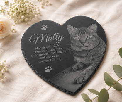 Tier Grabstein Herzform für Hund oder Katze personalisiert aus Schiefer mit Foto-Gravur