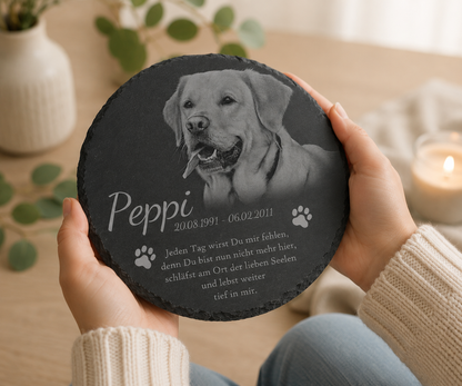 Tier Gedenktafel rund für Hund oder Katze personalisiert mit Foto-Gravur aus Schiefer