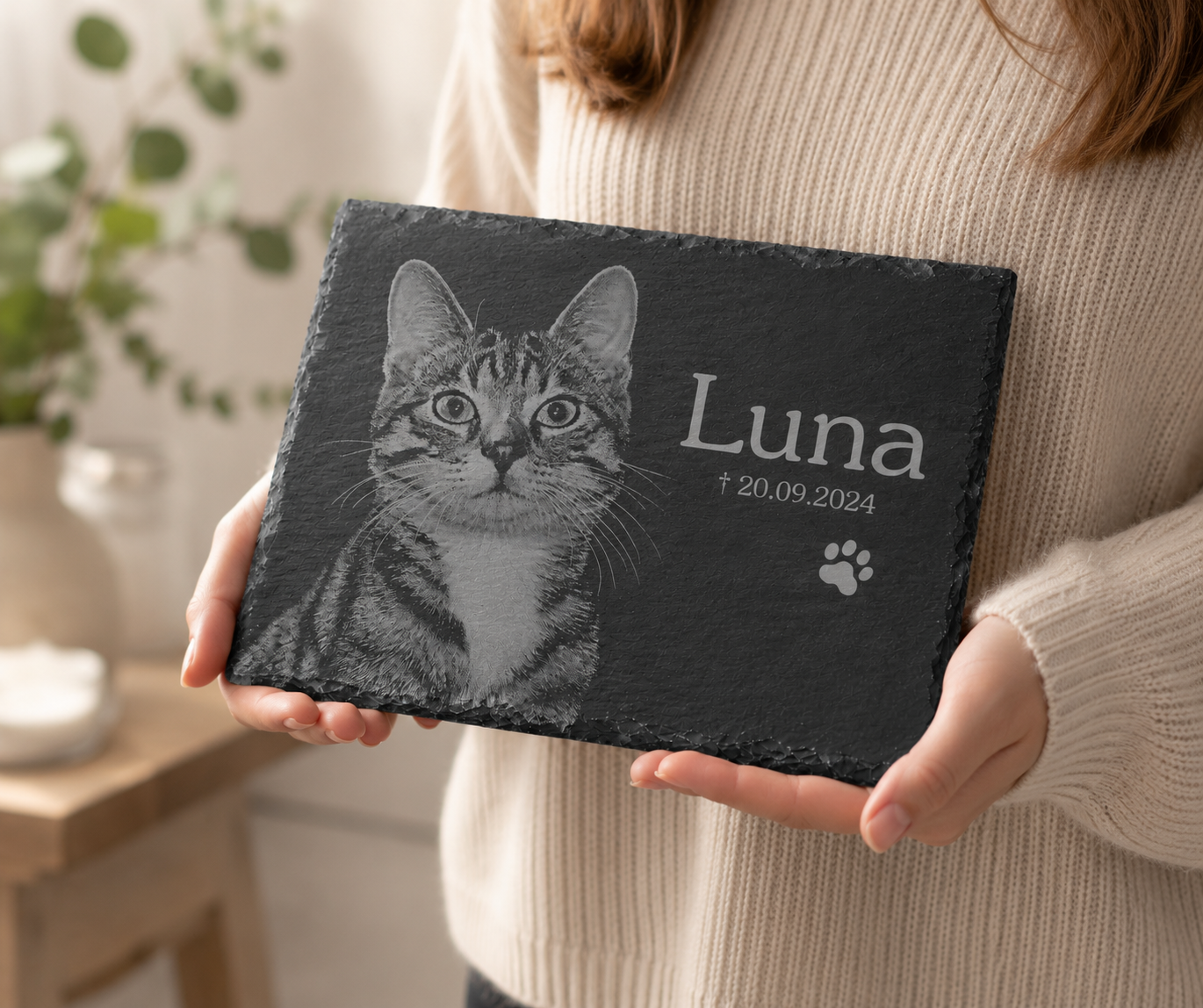 Tier Grabtafel eckig für Hund oder Katze personalisiert aus Schiefer mit Foto-Gravur