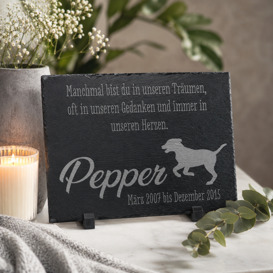 Gedenktafel personalisiert für Tiere aus Schiefer - Motiv "Träume & Gedanken – Hund"