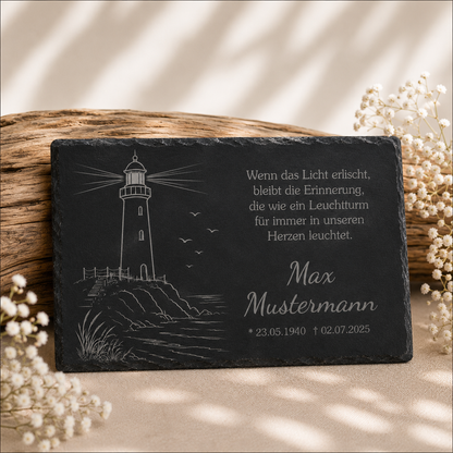 Personalisierte eckige Schiefertafel mit Namen & Datum – Gedenktafel mit Leuchtturm