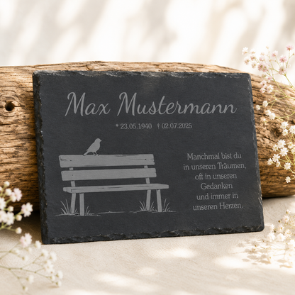 Personalisierte eckige Schiefertafel mit Namen & Datum – Gedenktafel mit Vogel