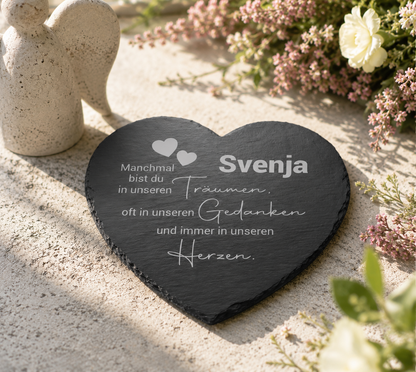 Kleine Schieferherzen mit Namen und Spruch personalisiert - „Träumen, Gedanken, Herzen"
