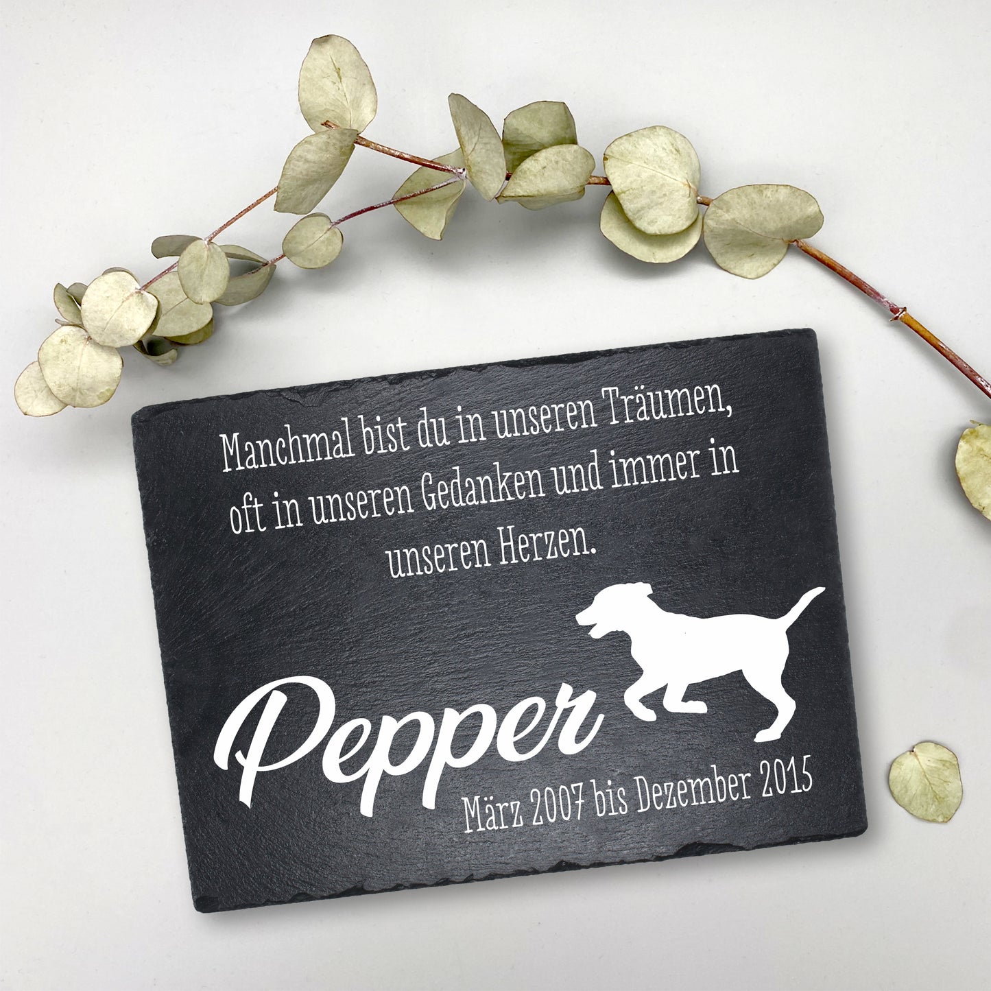 Gedenktafel personalisiert für Tiere aus Schiefer - Motiv "Träume & Gedanken – Hund"