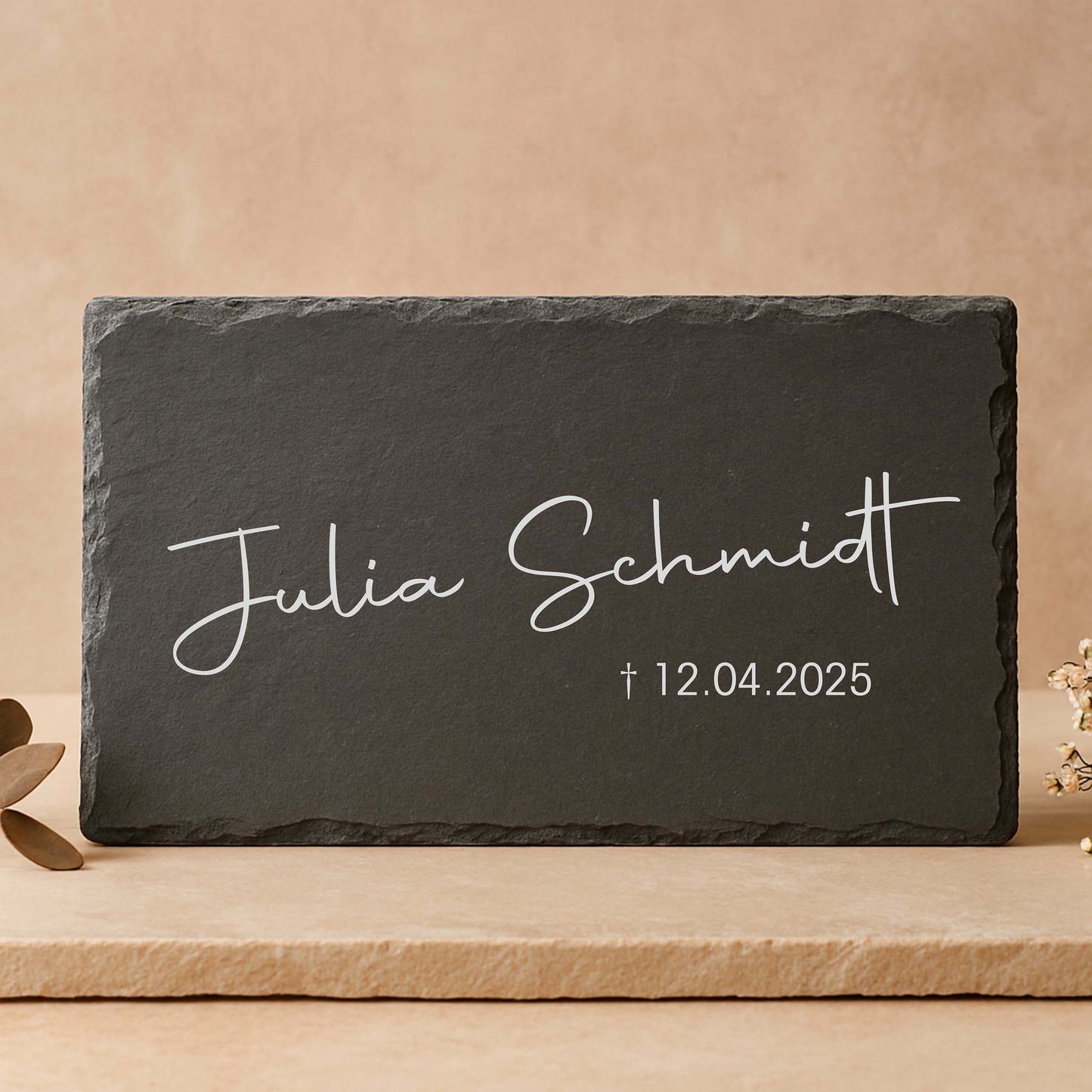 Personalisierte eckige Schiefertafel mit Namen & Datum – Gedenktafel als Grabdekoration