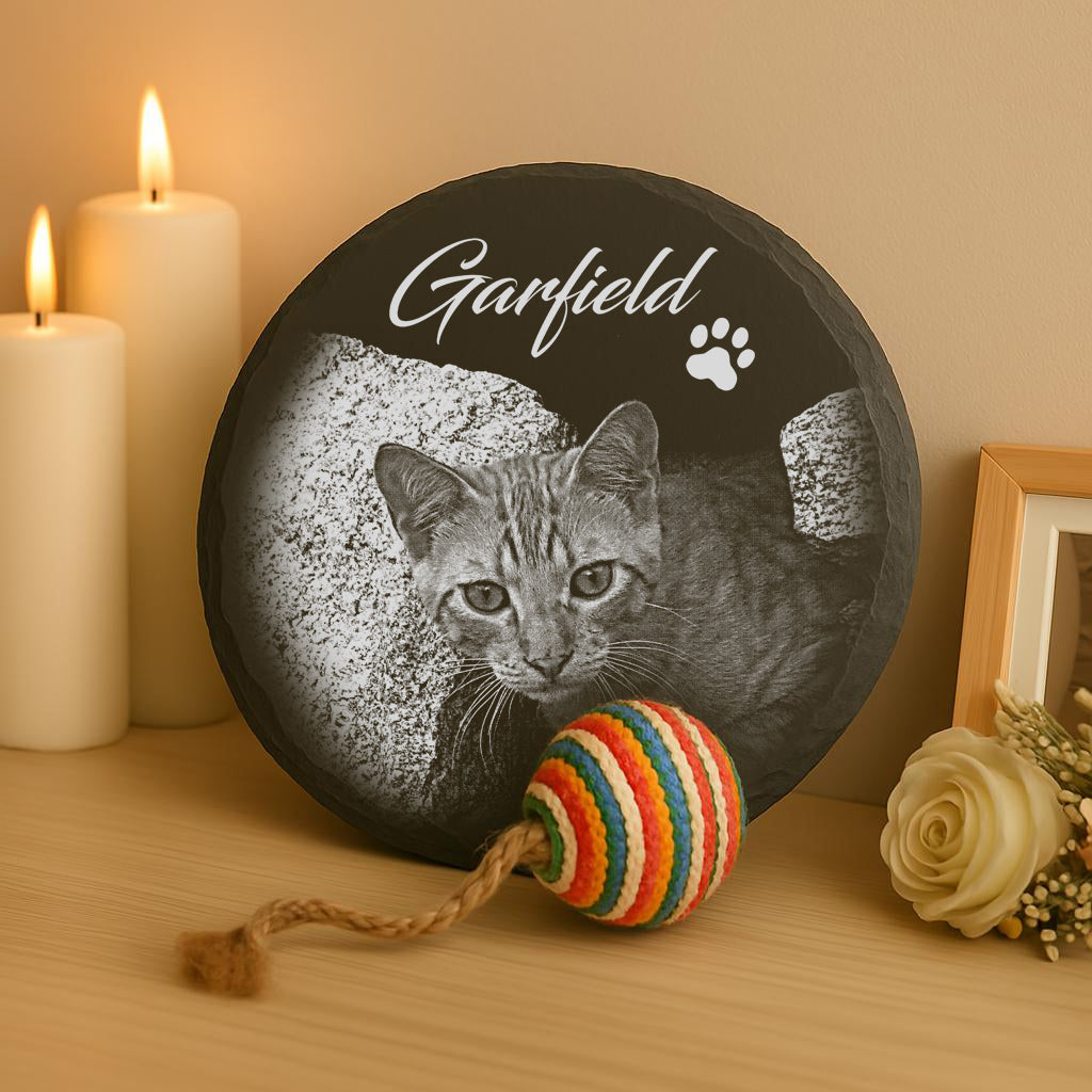 Tier Gedenktafel rund für Hund oder Katze personalisiert mit Foto-Gravur aus Schiefer