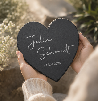 Personalisierte Herz-Schiefertafel mit Namen & Datum – Gedenktafel als Grabdekoration