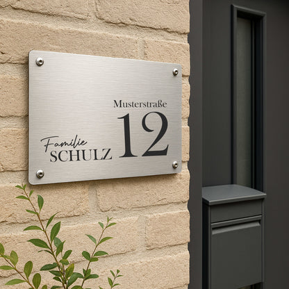 Personalisiertes Türschild „modern und ausdrucksstark“ aus gebürstetem Acryl