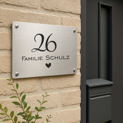 Personalisiertes Türschild „modern und liebevoll“ aus gebürstetem Acryl