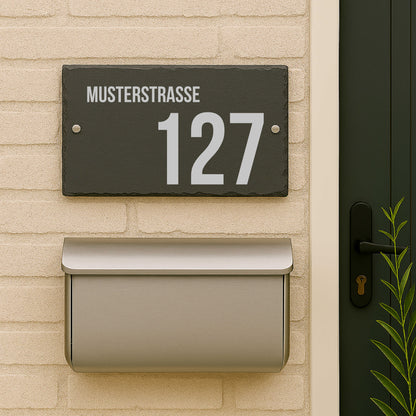 Personalisiertes Türschild aus Schiefer – modern & minimalistisch