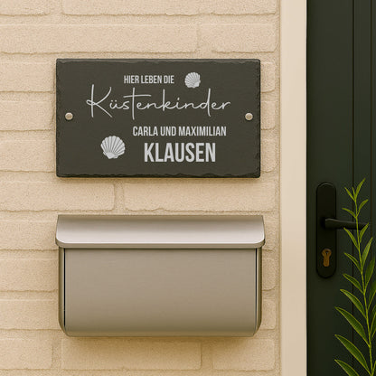 Maritimes Türschild personalisiert mit Namen aus Schiefer - Küstenkinder