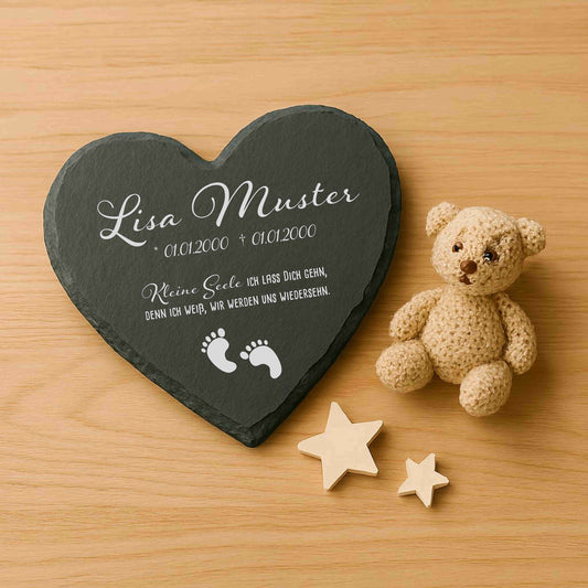 Gedenktafel für Sternenkinder personalisiert mit Namen aus Schiefer - Motiv „Babyfüße“