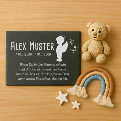 Gedenkstein für Sternenkinder personalisiert mit Namen aus Schiefer - Motiv „Engel Junge“
